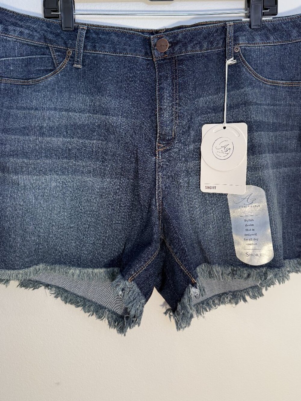 New! A3 Denim Shorts Womens Plus 26 Jeans Shorts Frayed Hem Wiskers‎ 5" inseam